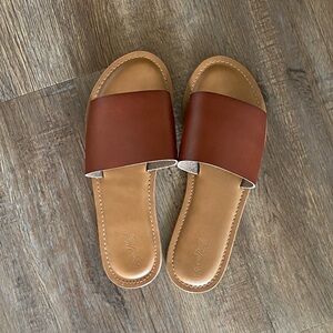 Universal Thread Cognac Slides / Sandals